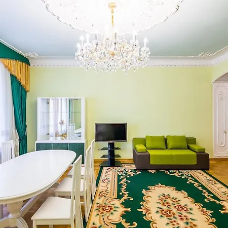 Do Lvova Apartment *