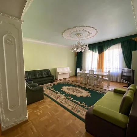 Apartment Однокімнатні Апартаменти Студіо Поряд З Медуніверситетом